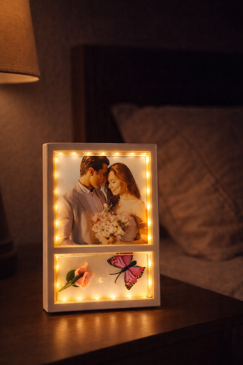 LOVEDECOR LED Photo Frame with Square Photo Holder (Customizable)