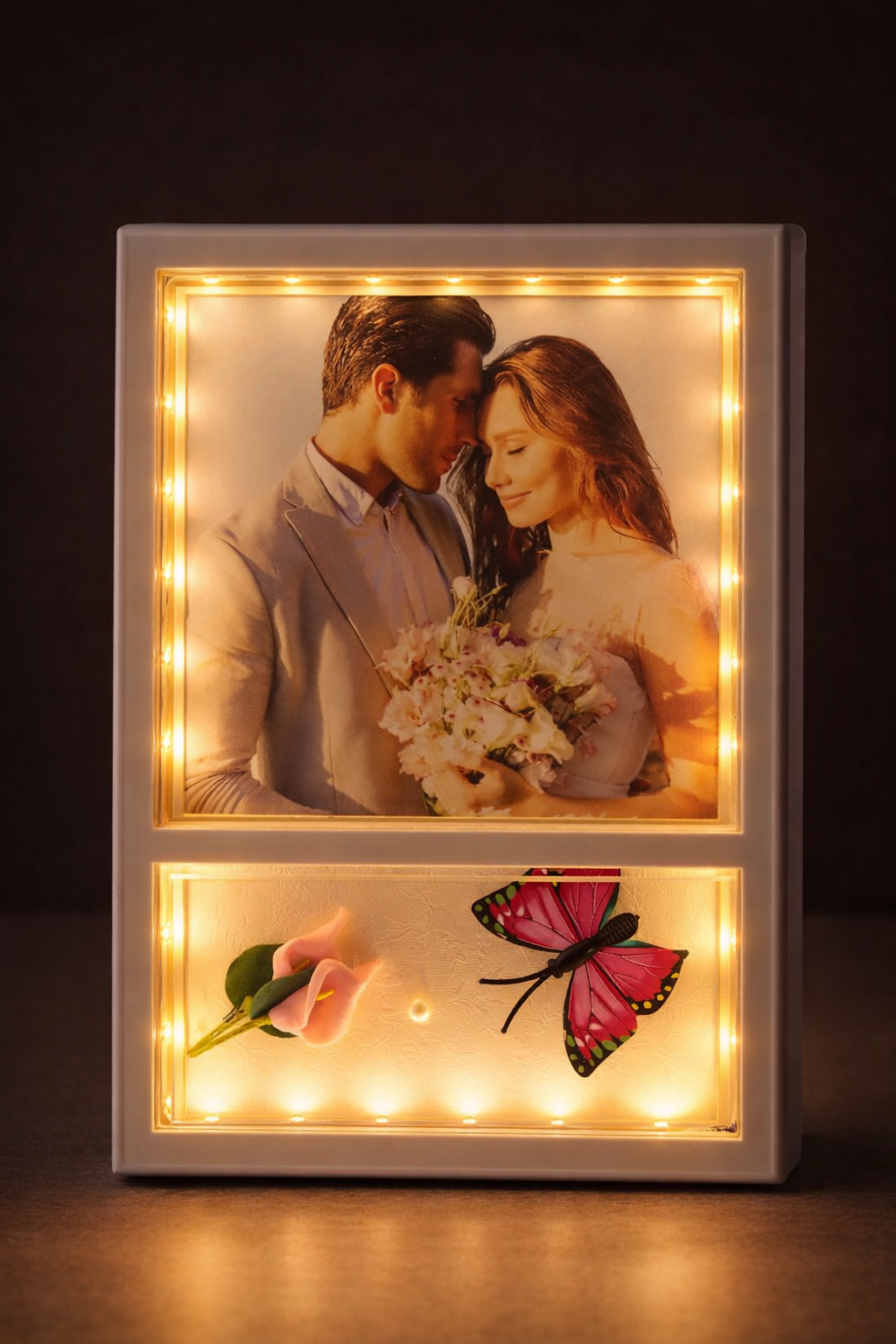 LOVEDECOR LED Photo Frame with Square Photo Holder (Customizable)